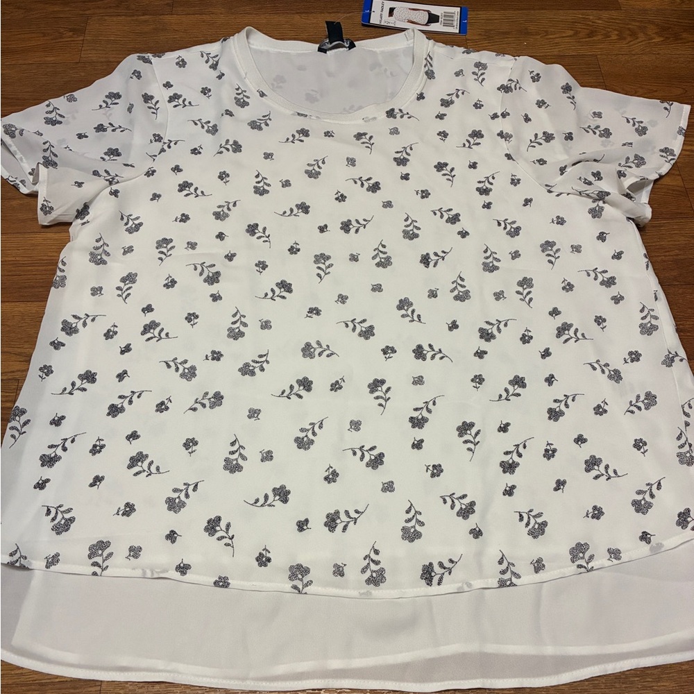 Women’s Hilary Radley White Top with Black Floral Design Size Large NWT